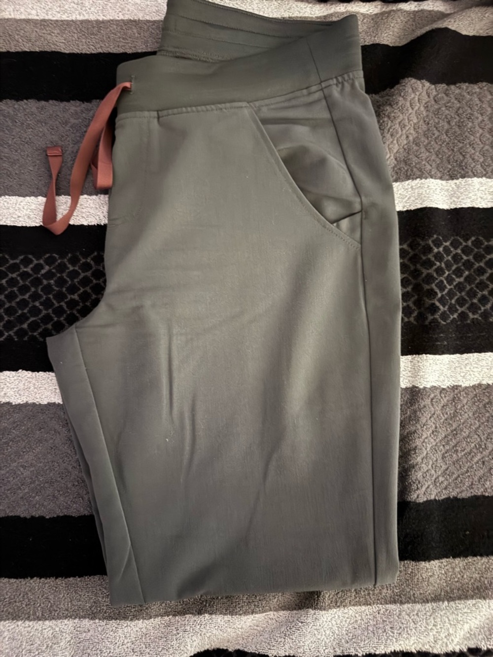 Figs Bonsai Jogger Pants with Rose Drawstring